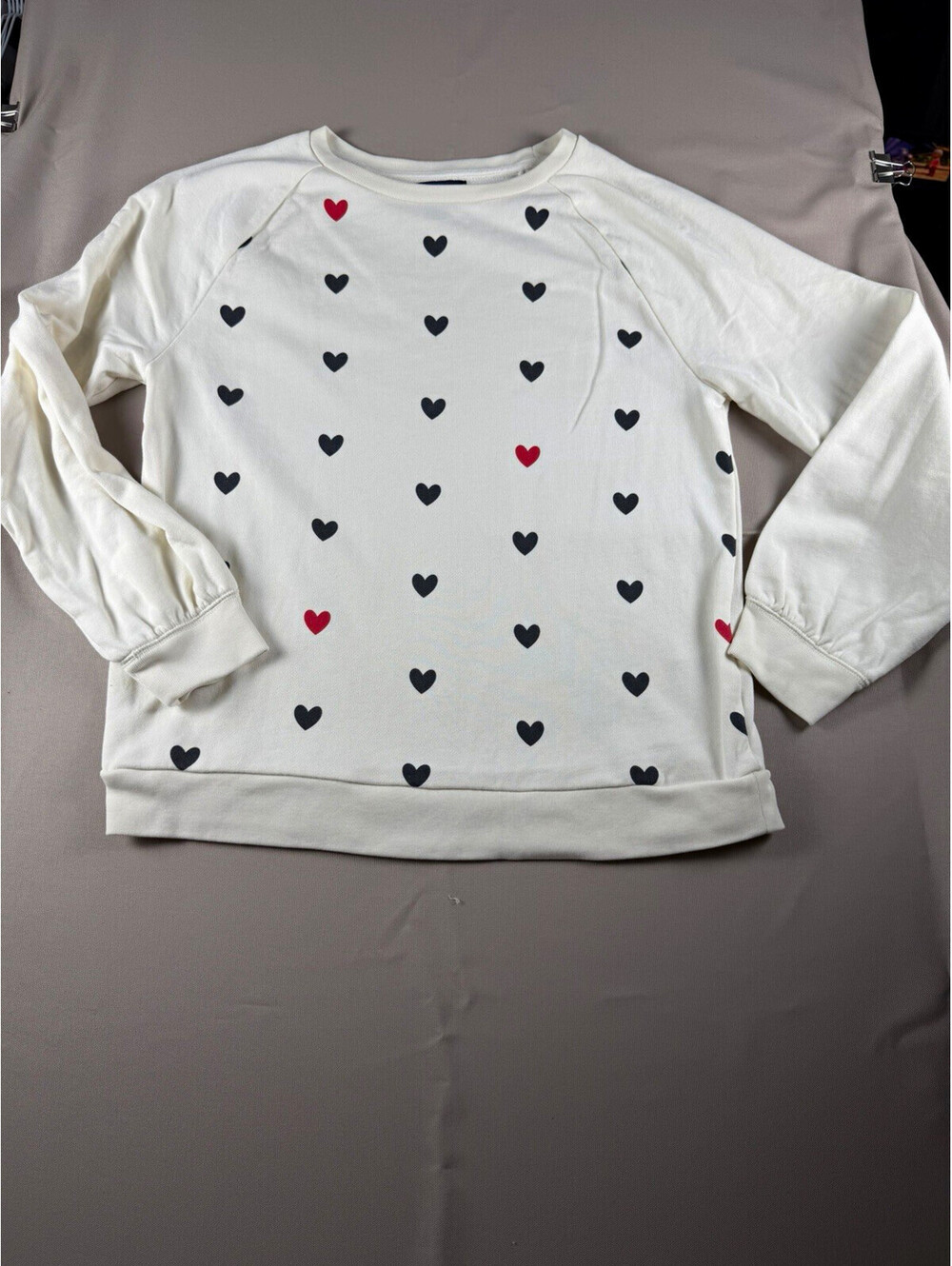 Gap Women's Heart Graphic Print Crew Neck Pullover Fleece Sweatshirt Raglan M
